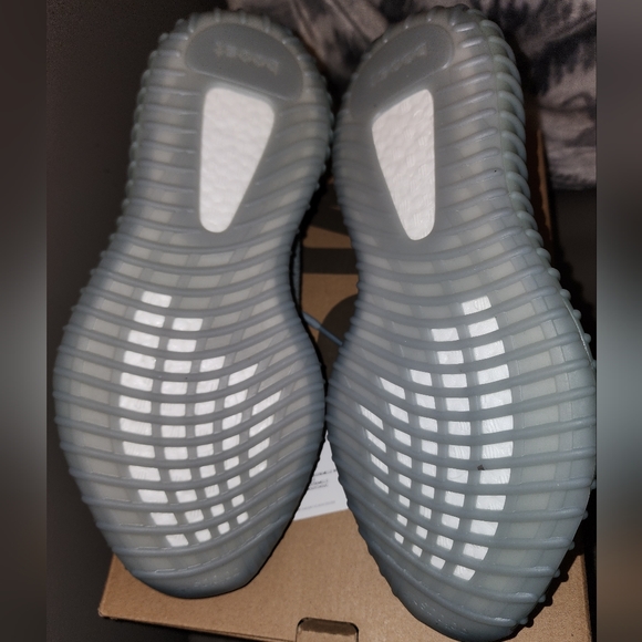 Men's Adidas Yeezy Boost 350 V2 SALT, Sz 8.5, New In Box - Picture 14 of 14